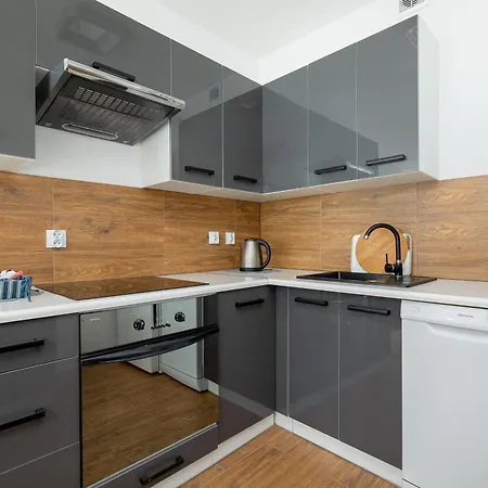 Grazyny Modern By Bookinghost *